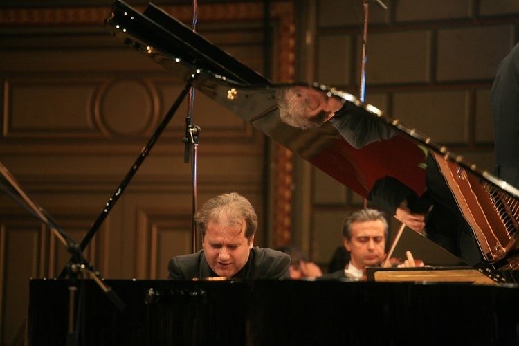 Josu de Solaun Soto Josu de Solaun pianist To be linked to the name of George Enescu