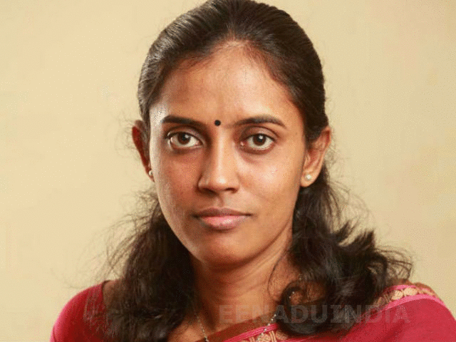 Jothimani Congress fissure Khushbu asks Jothimani to contest on her own
