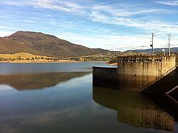 Jounama Dam httpsuploadwikimediaorgwikipediacommonsthu