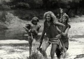 Journey Among Women Journey Among Women 1977 Filmweb