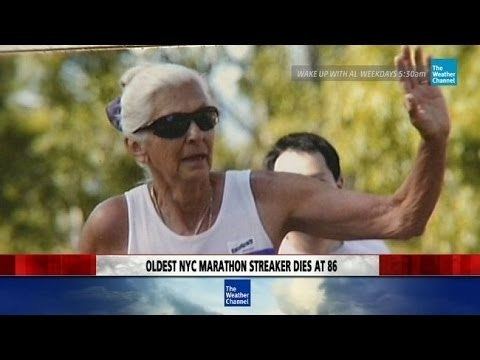 Joy Johnson (runner) Joy Johnson Oldest New York City Marathon Streaker Dies 86 YouTube