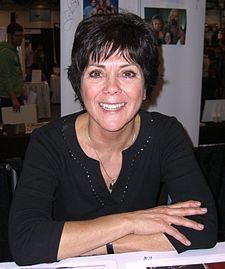 Joyce DeWitt httpsuploadwikimediaorgwikipediacommonsthu