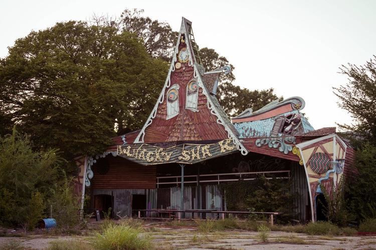 Joyland Amusement Park (Wichita, Kansas) Haunted Memories Fill Decaying Joyland Amusement Park Monster
