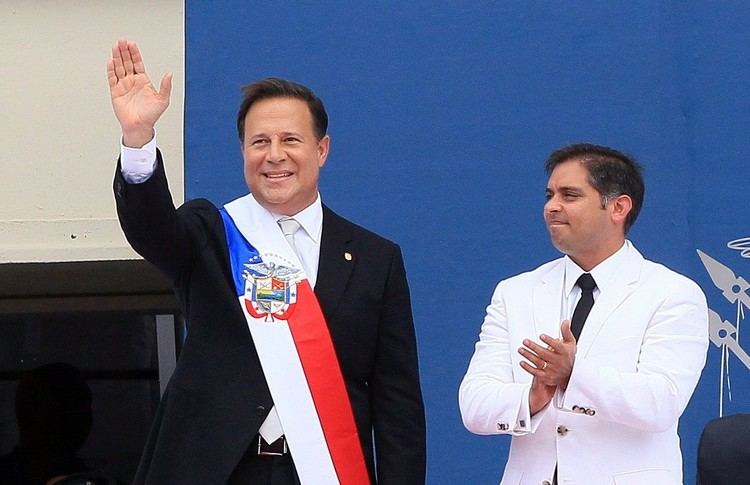 Juan Carlos Varela Chatting with Panamanian President and Yellow Jacket Juan Carlos