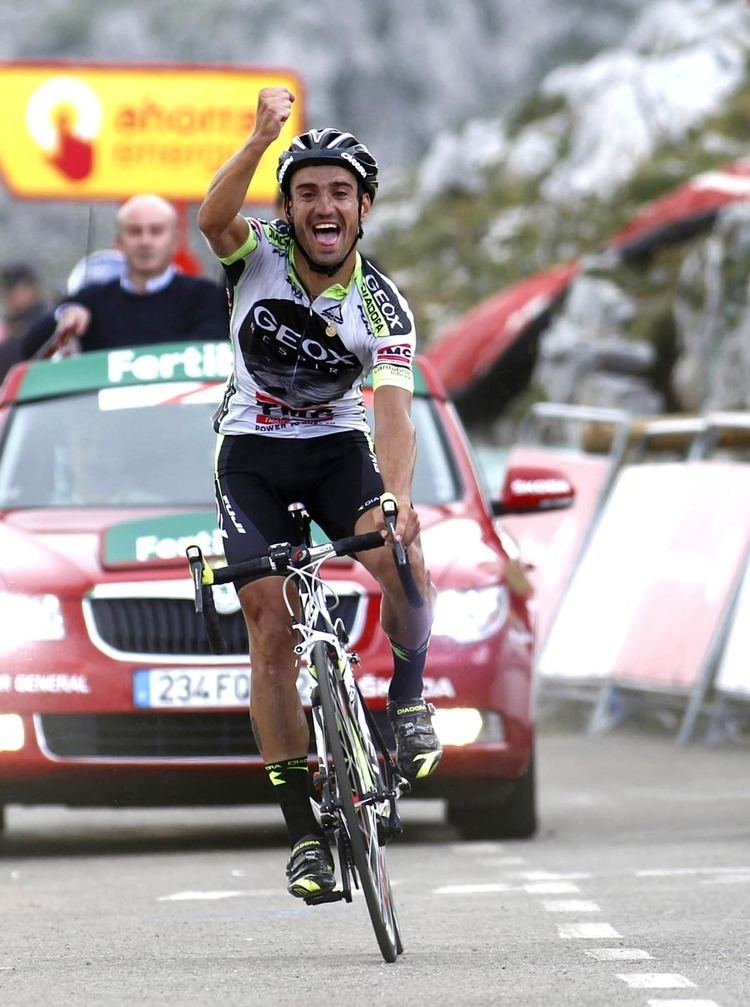 Juan José Cobo Juan Jose Cobo wins Angliru takes lead in 2011 Vuelta a Espaa