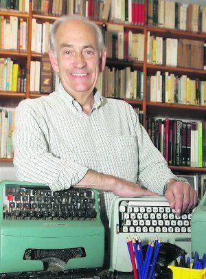 Juan José Plans Adis a Juan Jos Plans el ms polifactico escritor asturiano El