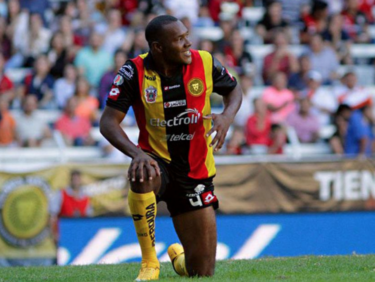 Juan Luis Anangonó Juan Luis Anangon y Fernando Guerrero actan en amistoso de Leones