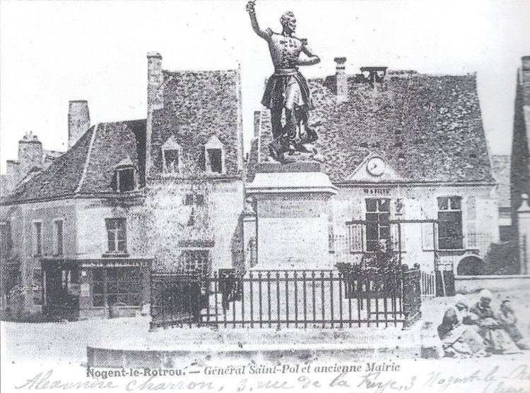 Jules de Saint-Pol FichierNogentleRotrou Statue of Jules de SaintPol Around