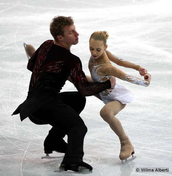 Julia Antipova Julia Antipova Nodari Maisuradze SP Rostelecom Cup 2013 ArtOnIce