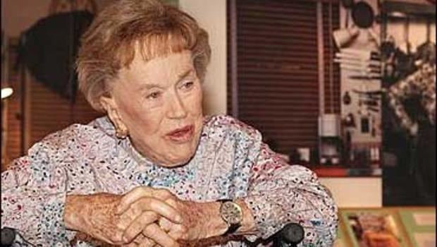 Julia Child Famed Chef Julia Child Dies CBS News