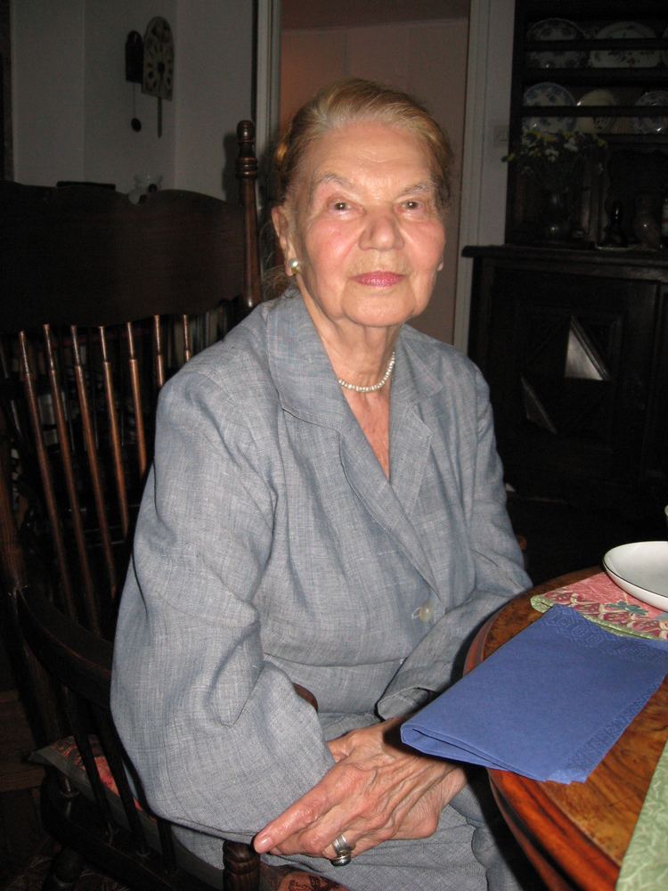 Julia Hartwig Happy 90th birthday Julia Hartwig Poland39s lateblooming