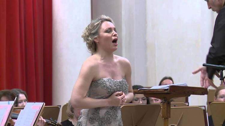 Julia Novikova (soprano) Julia Novikova Verdi Gildas aria Caro nome YouTube
