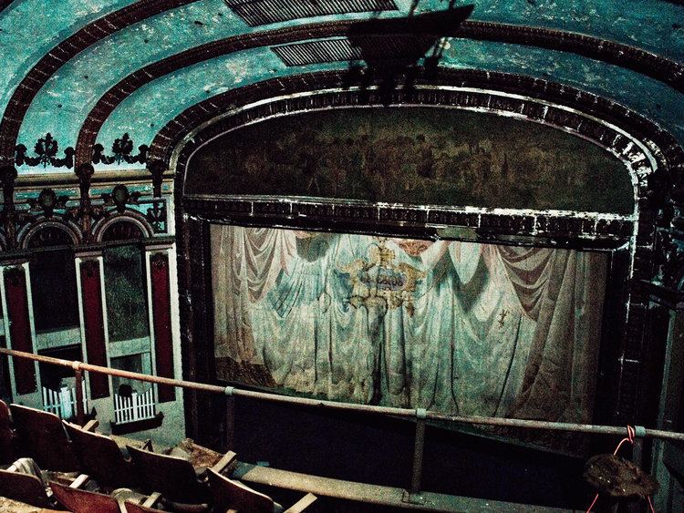 Julia Solis Check out these eerily beautiful photographs of abandoned movie