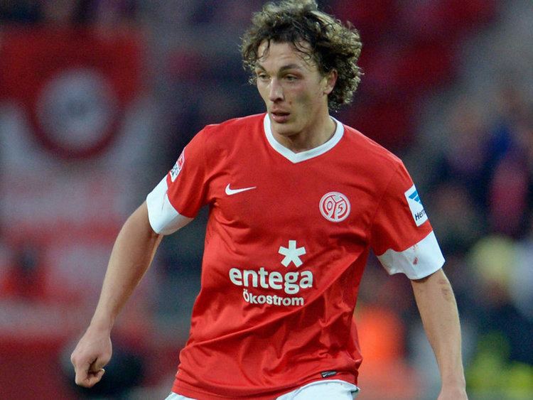 Julian Baumgartlinger Julian Baumgartlinger Mainz Player Profile Sky