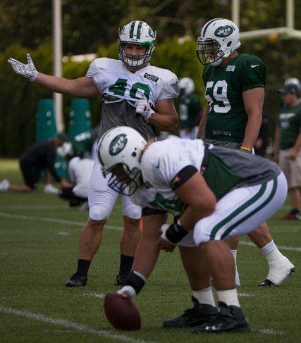 Julian Howsare Jets Linebacker Carries New Load as Fullback The New York Times