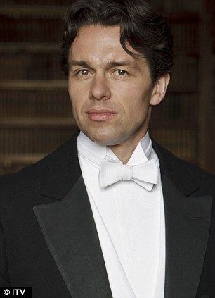 Julian Ovenden idailymailcoukipix20131105article2488082