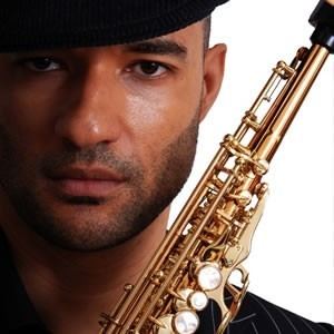 Julian Smith (saxophonist) wwwalivenetworkcomimagesbandsjuliansmithsaxo