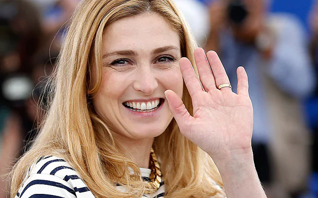 Julie Gayet Julie Gayet wins privacy case over photographs with Franois
