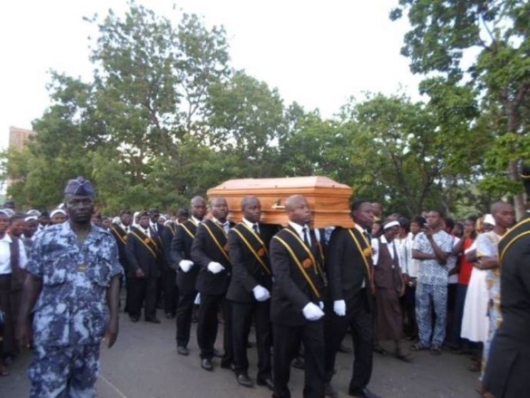 Julien Mawule Kouto Julien Mawule Kouto se repose dsormais au cimetire de la