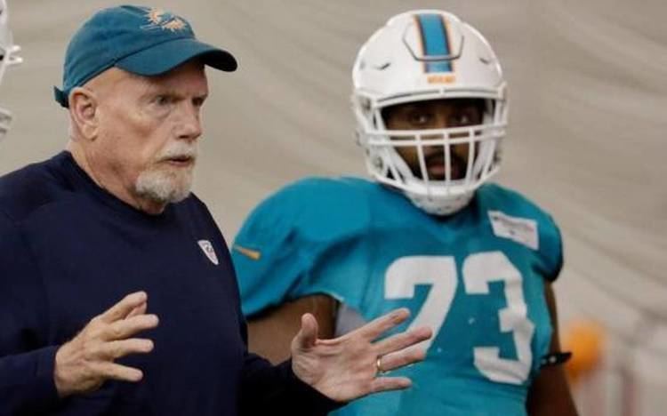 Julius Warmsley Julius Warmsley has complicated the Dolphins39 roster plans and