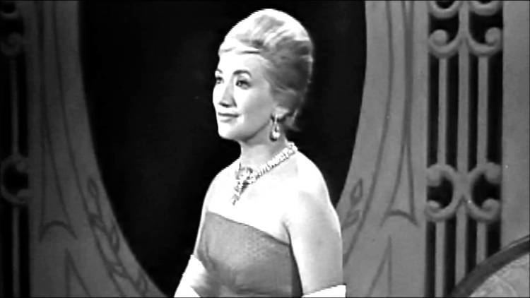 June Bronhill June Bronhill sings Ah forse e lui La Traviata YouTube