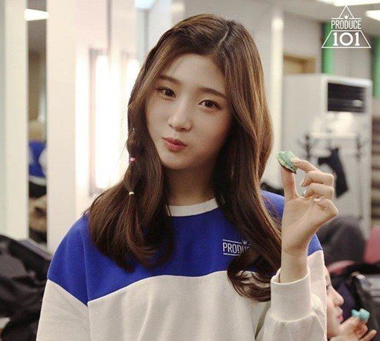 Jung Chae-yeon Jung Chaeyeon Turns Down 13 Ad Offers to Concentrate on quotProduce 101