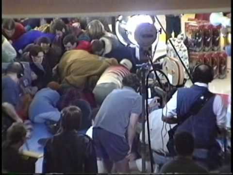 Jungle Jingles movie scenes Behind the scenes footage from the movie Jingle All the Way