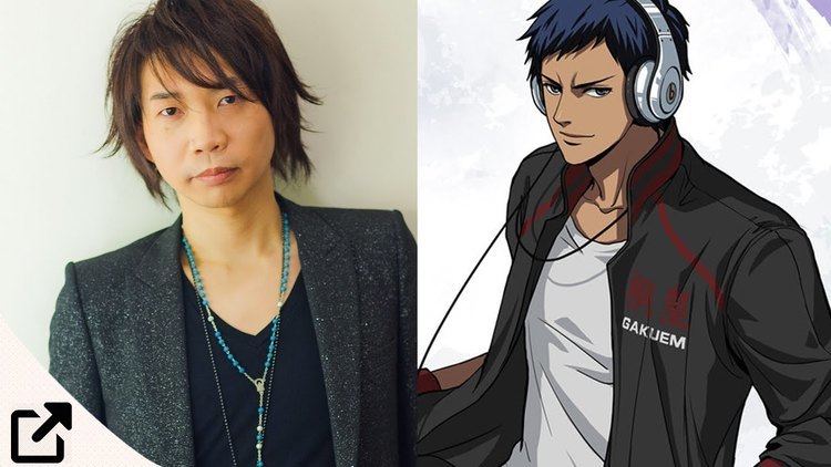 On the left is Junichi Suwabe wearing gray coat, black inner shirt and necklace while on the right is Daiki Aomine