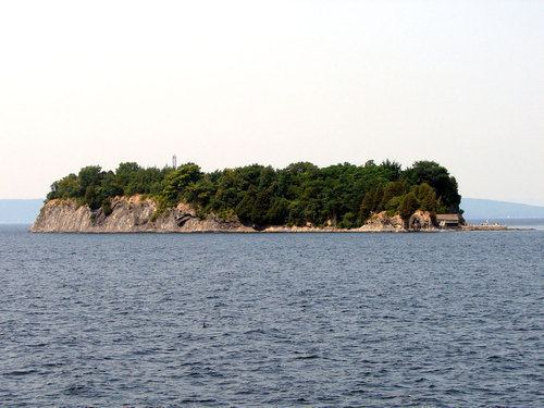 Juniper Island (Lake Champlain) mw2googlecommwpanoramiophotosmedium7429644jpg