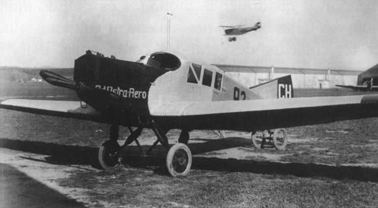 Junkers F.13 FileAd Astra Aero Junkers F13 CH92 mit Schleppgestelljpg