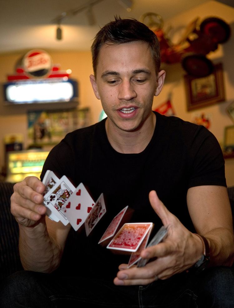 Justin Flom Presto Eden Prairie magician Justin Flom has new SyFy