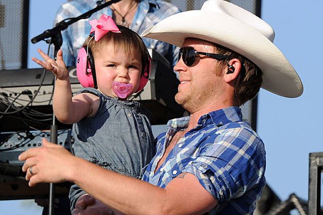 Justin Moore Justin Moore Features Wife and Daughters in New Til My Last Day Video