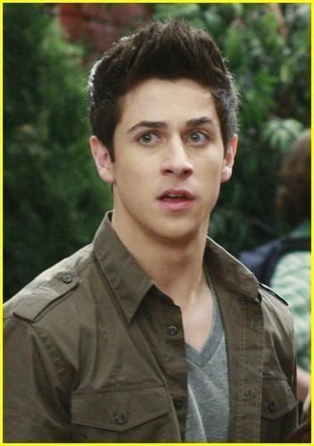 Justin Russo Justin Russo David Henrie Justin Russo Photo 11707123