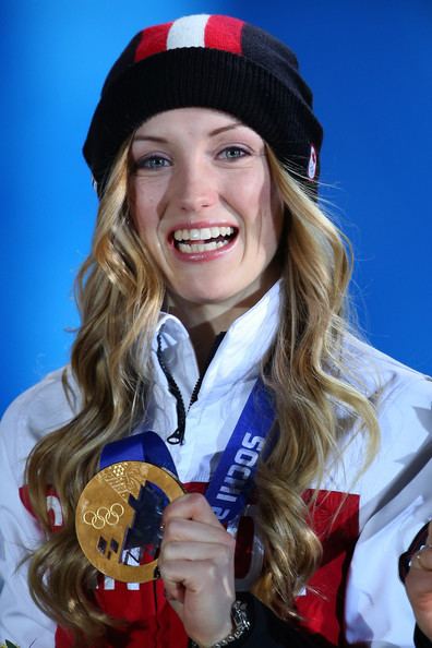 Justine Dufour-Lapointe Justine DufourLapointe Photos Medal Ceremony Winter