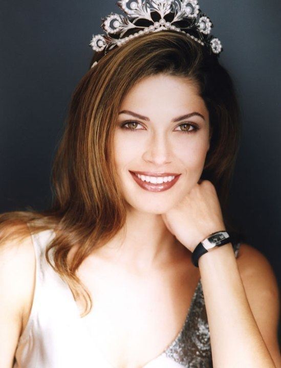 Justine Pasek Justine Pasek Miss Universe 2002 Shield Maiden Beauties