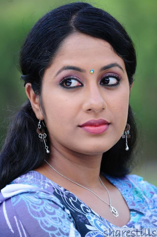 Jyothi Krishna (actress) sharestillscomactresstamiljyothikrishnamalay