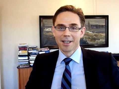 Jyrki Katainen Jyrki Katainen kertoo mielipiteens Tapani Mkisest YouTube