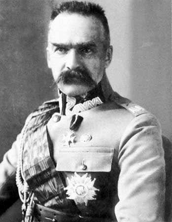 Józef Piłsudski httpsmedia1britannicacomebmedia233922300