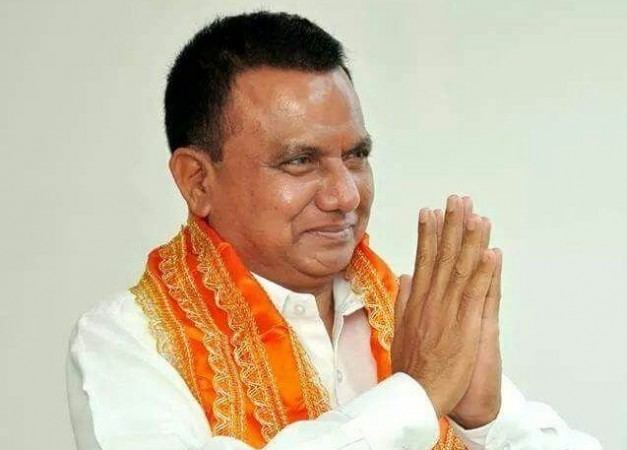 K C Patel Gujarat BJP MP blackmailed by womanled gang for Rs 5 crore over