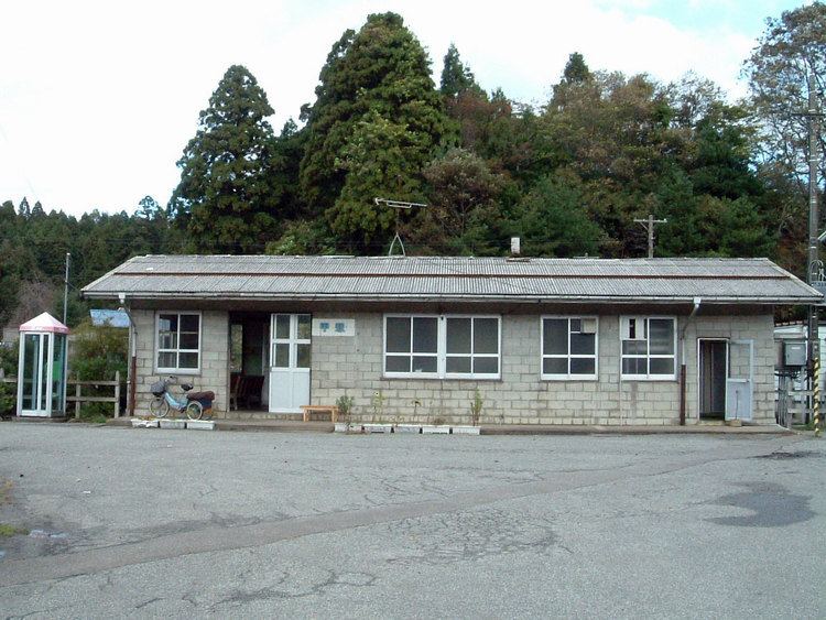 Kabuto Station (Ishikawa) httpsuploadwikimediaorgwikipediacommons55