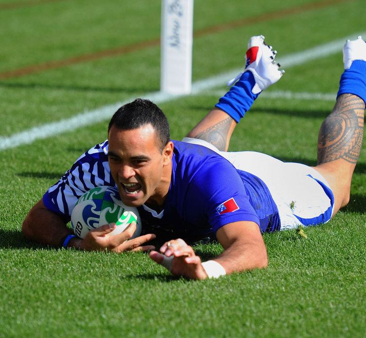 Kahn Fotuali'i Samoa scrumhalf Kahn Fotuali39i dives over Rugby Union Photo