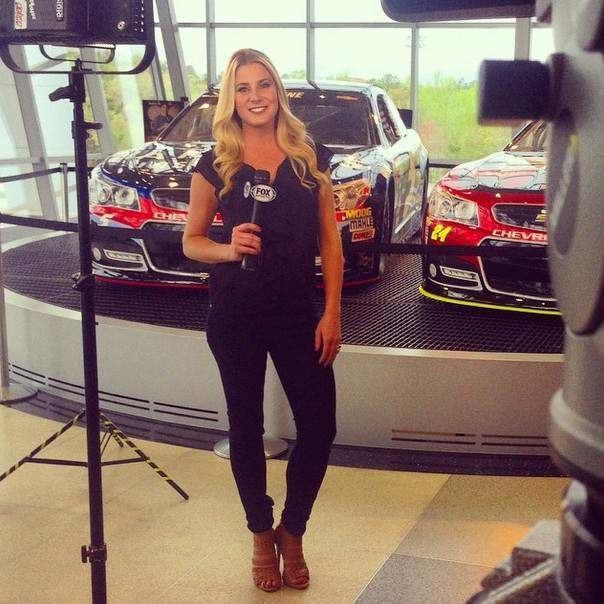 Kaitlyn Vincie Kaitlyn Vincie Pictures Photos of the NASCAR Reporter Heavycom
