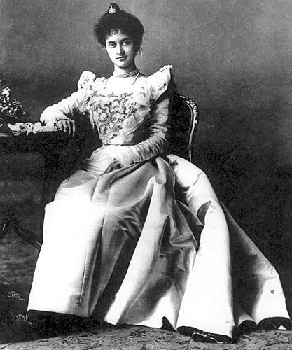 Kaʻiulani Princess Victoria Kaiulani Kaiulani loved peacocks She grew up
