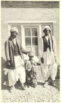 Zarin Khan with son and Allah Nur