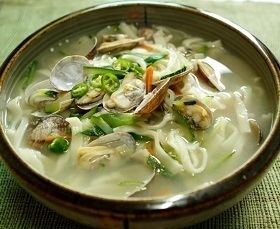 Kal-guksu Korean Food Kalguksu Wheat Noodle Soup quotKnife Soupquot