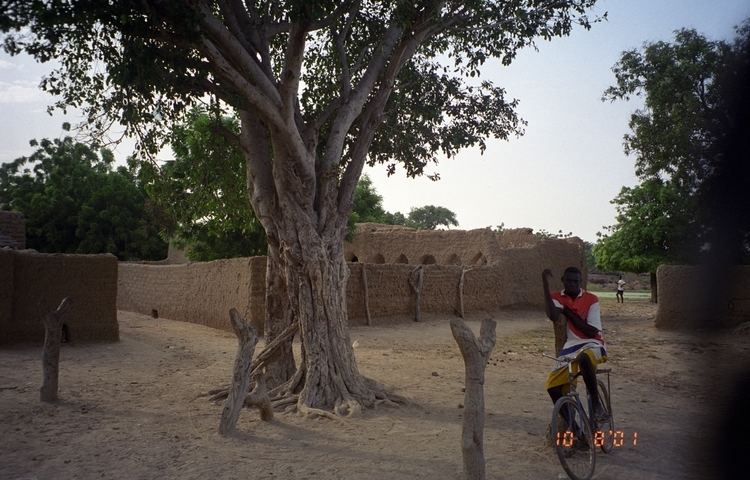 Kalabougou FileKalabougou bicyclist 6392648jpg Wikimedia Commons