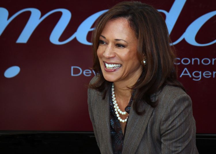 Kamala Harris AG Kamala Harris meets with California Foreclosure Victims