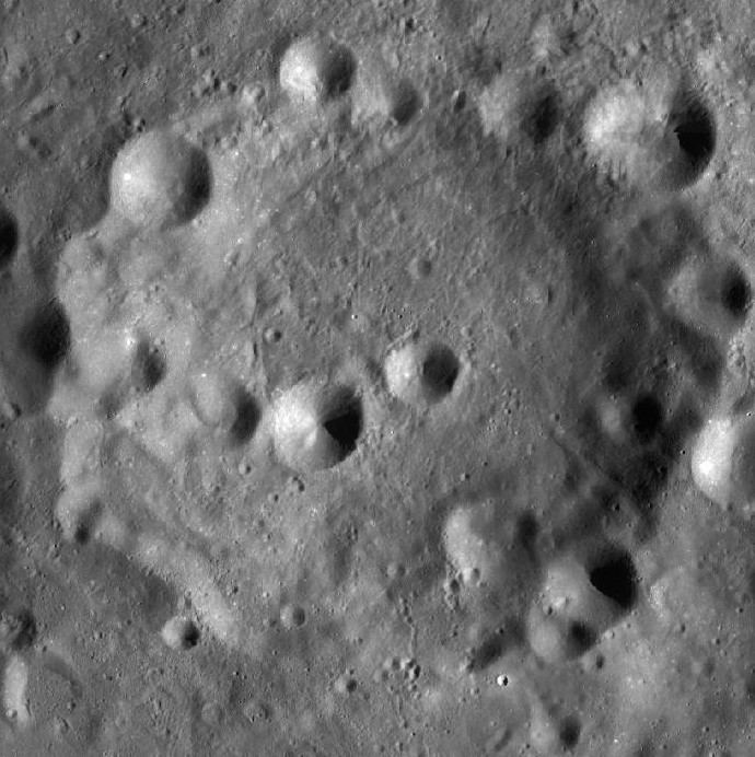 Kamerlingh Onnes (crater)