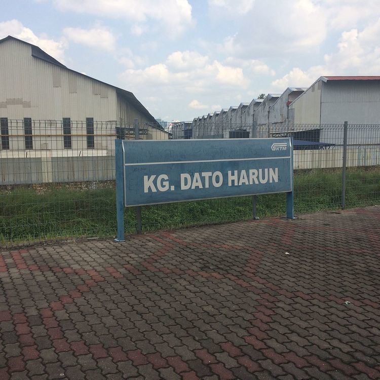 Kampung Dato Harun Komuter station