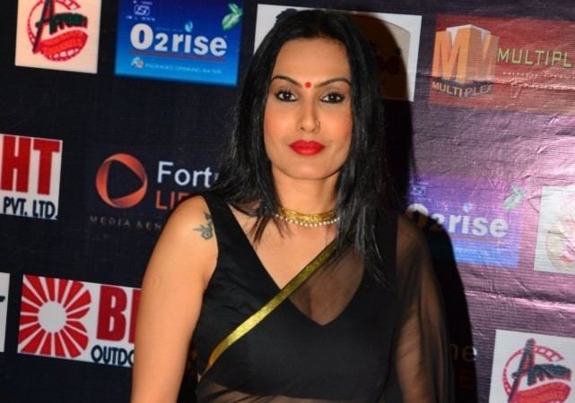 Kamya Panjabi TV actress Kamya Punjabi goes topless in support of Lipstick Under
